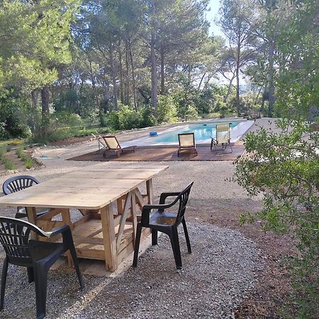 Le Clos Zinou Lambesc Exterior foto